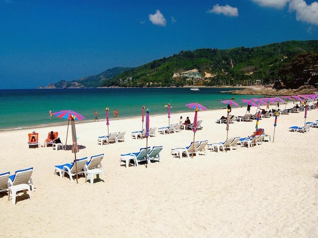 Armoni Patong Beach Hotel Esterno foto