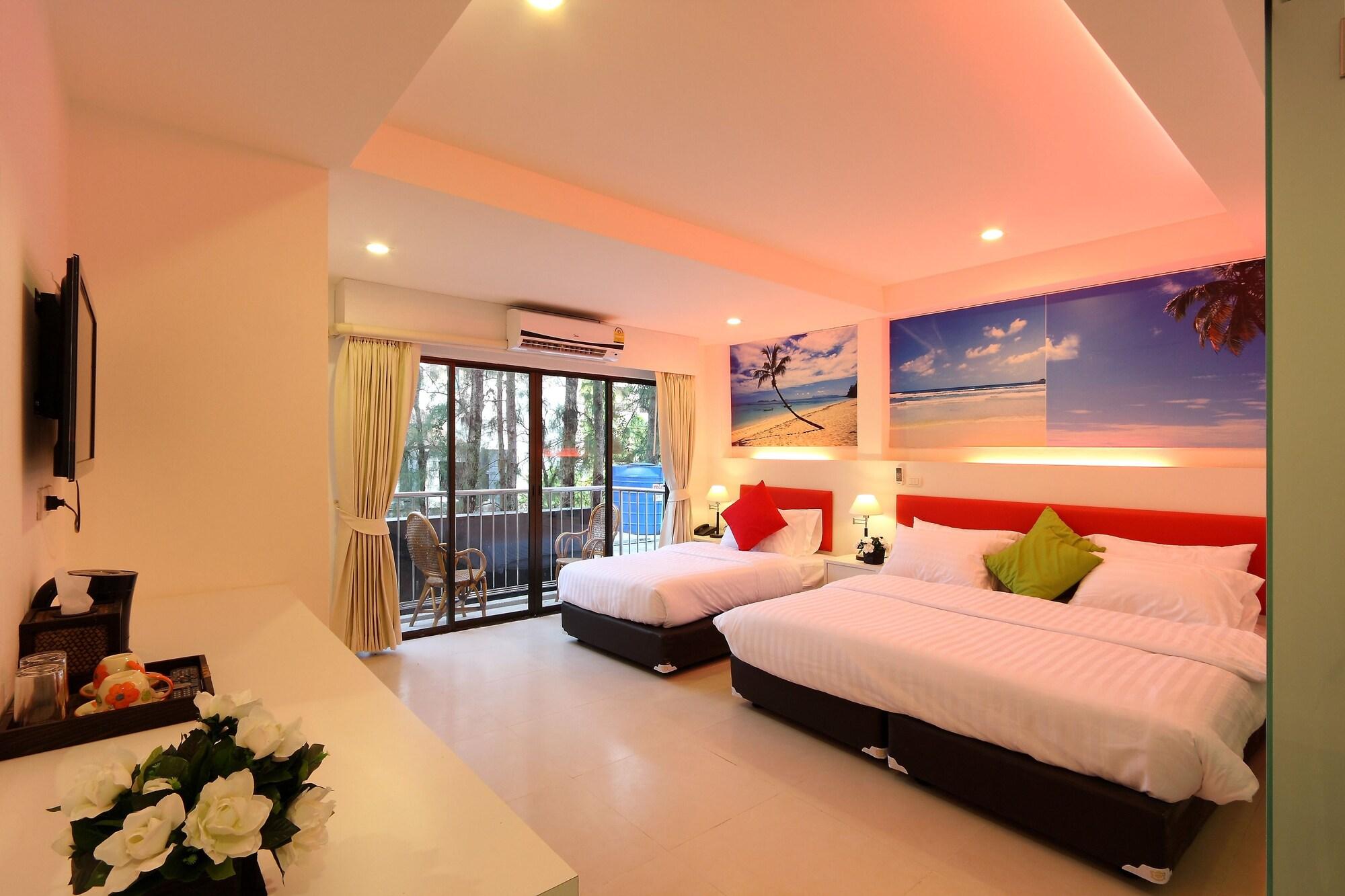 Armoni Patong Beach Hotel Esterno foto