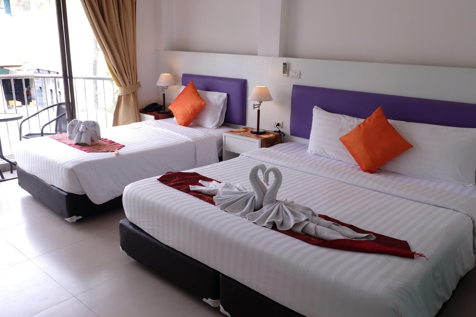 Armoni Patong Beach Hotel Esterno foto