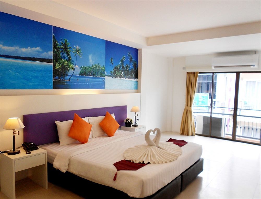 Armoni Patong Beach Hotel Esterno foto